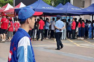 沃诺克：无法理解马夏尔怎样穿上曼联球衣的，他无法达到要求